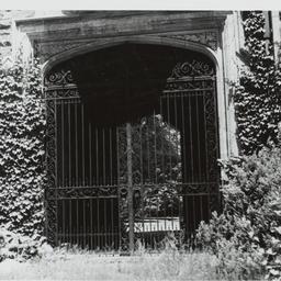 Ward Manor Gate