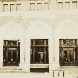 Montrose Avenue Bath House
