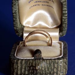 Gold double-band wedding ri...