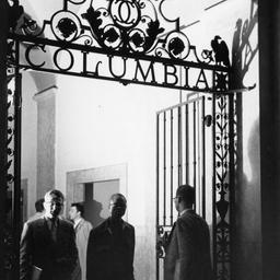"Columbia" Gate