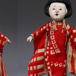Figurine With Set Of Hair D...