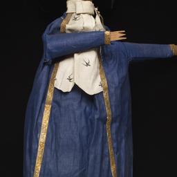 Male Hand Puppet In White V...
